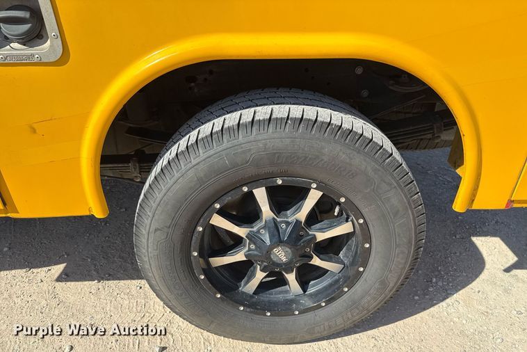 image for item EJ4508 2018 Chevrolet Silverado 3500HD utility bed pickup truck