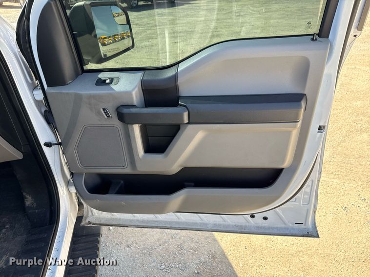 image for item EJ4509 2019 Ford F150 XL SuperCrew pickup truck