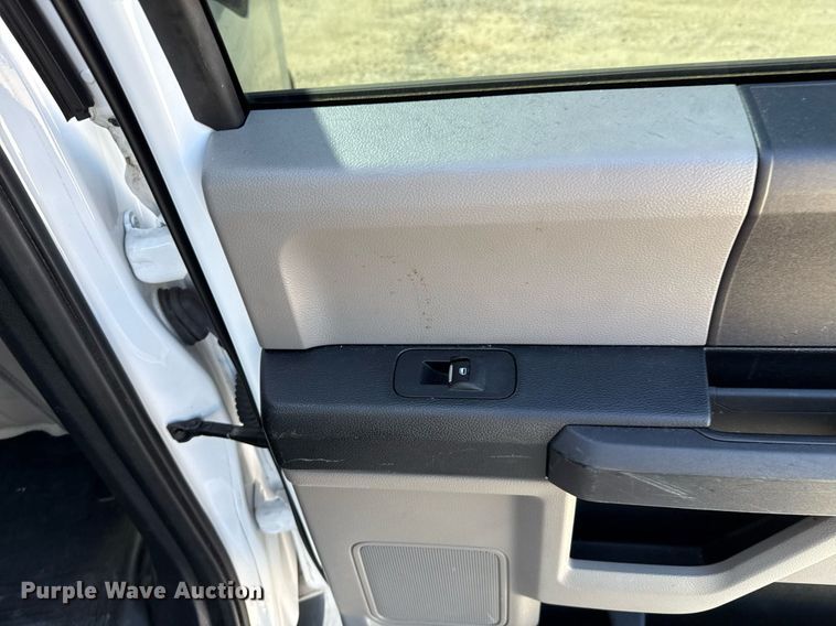 image for item EJ4509 2019 Ford F150 XL SuperCrew pickup truck