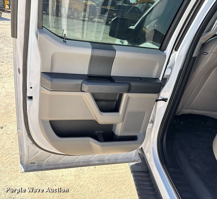 image for item EJ4509 2019 Ford F150 XL SuperCrew pickup truck