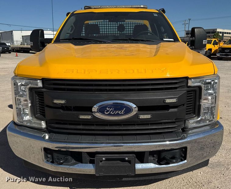 image for item EJ4510 2019 Ford F350 Super Duty utility bed pickup truck