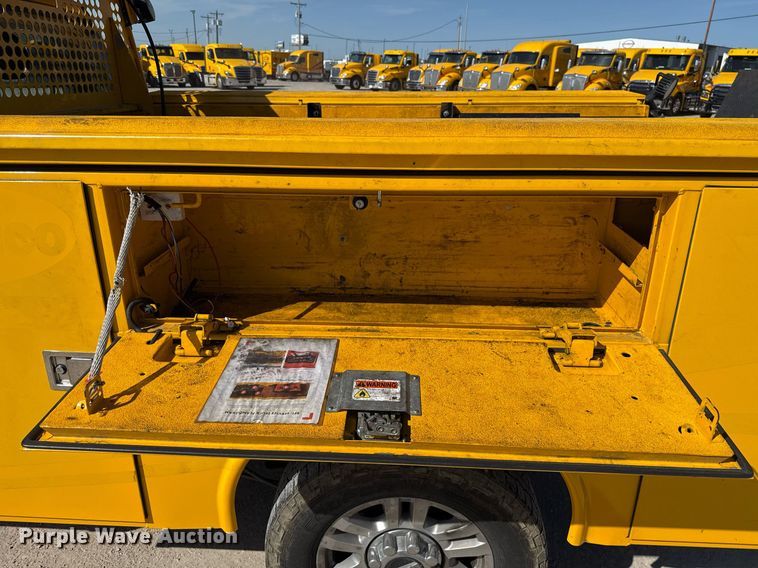 image for item EJ4510 2019 Ford F350 Super Duty utility bed pickup truck