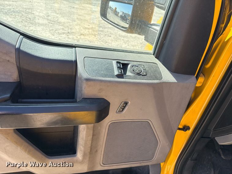 image for item EJ4510 2019 Ford F350 Super Duty utility bed pickup truck