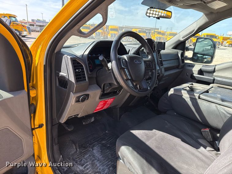 image for item EJ4510 2019 Ford F350 Super Duty utility bed pickup truck