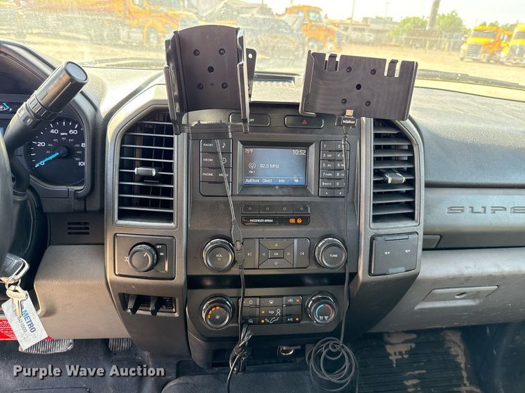 image for item EJ4510 2019 Ford F350 Super Duty utility bed pickup truck