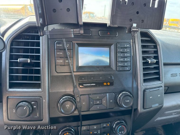 image for item EJ4510 2019 Ford F350 Super Duty utility bed pickup truck