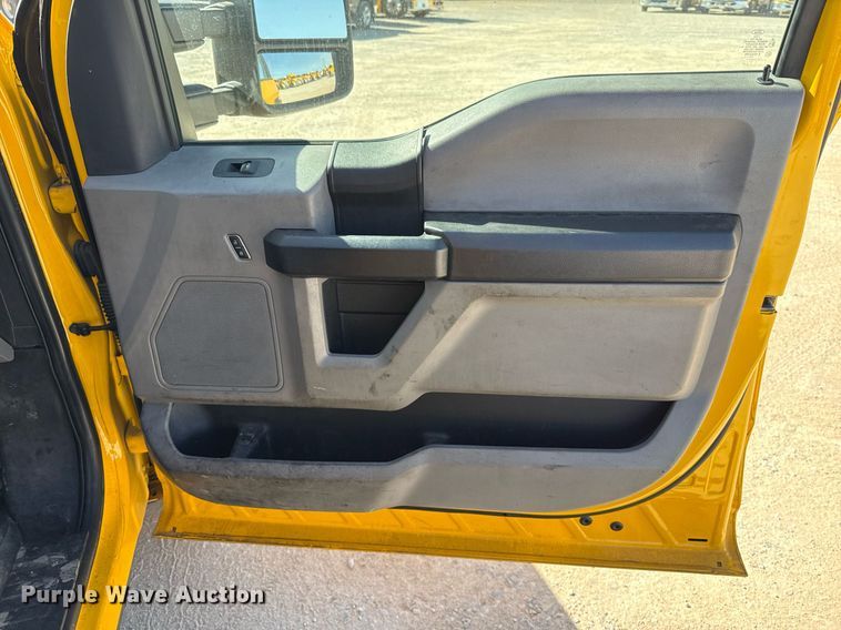 image for item EJ4510 2019 Ford F350 Super Duty utility bed pickup truck