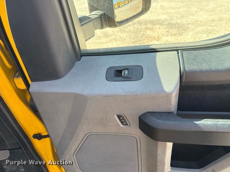 image for item EJ4510 2019 Ford F350 Super Duty utility bed pickup truck