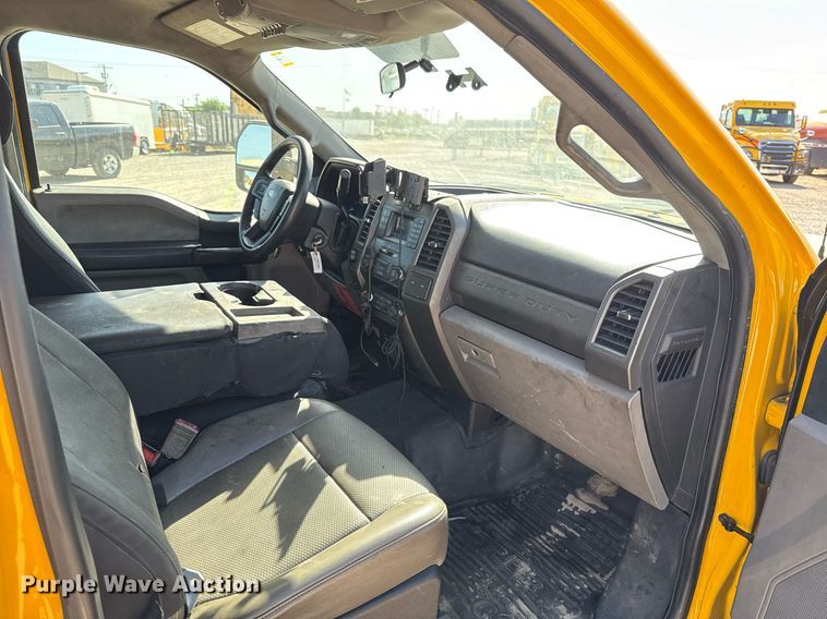 image for item EJ4510 2019 Ford F350 Super Duty utility bed pickup truck