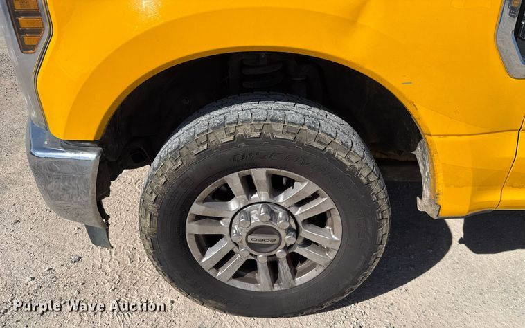 image for item EJ4510 2019 Ford F350 Super Duty utility bed pickup truck