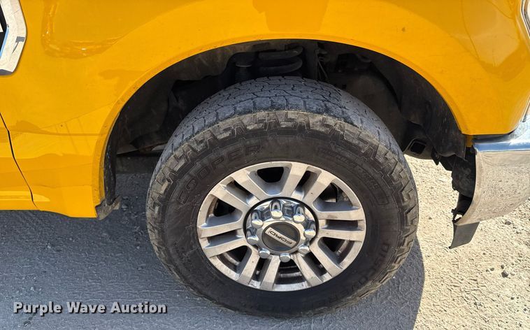 image for item EJ4510 2019 Ford F350 Super Duty utility bed pickup truck