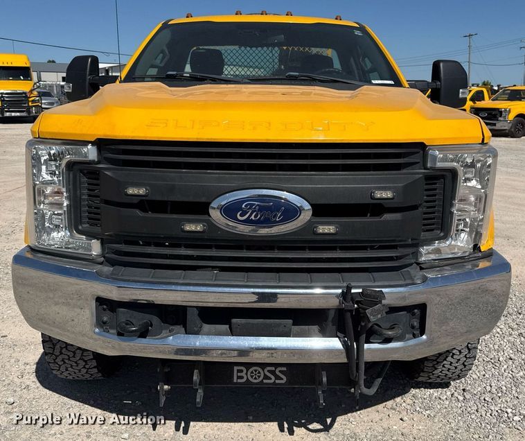 image for item EJ4511 2019 Ford F350 Super Duty XL utility bed pickup truck