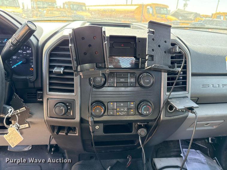 image for item EJ4511 2019 Ford F350 Super Duty XL utility bed pickup truck