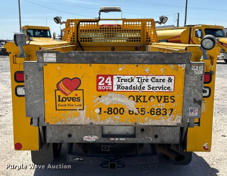 image for item EJ4512 2017 Chevrolet Silverado 3500HD utility bed pickup truck