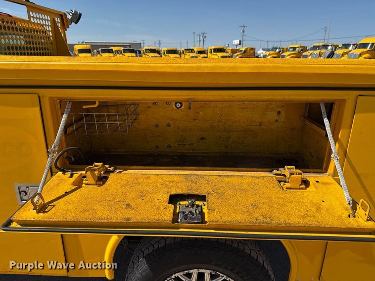 image for item EJ4512 2017 Chevrolet Silverado 3500HD utility bed pickup truck