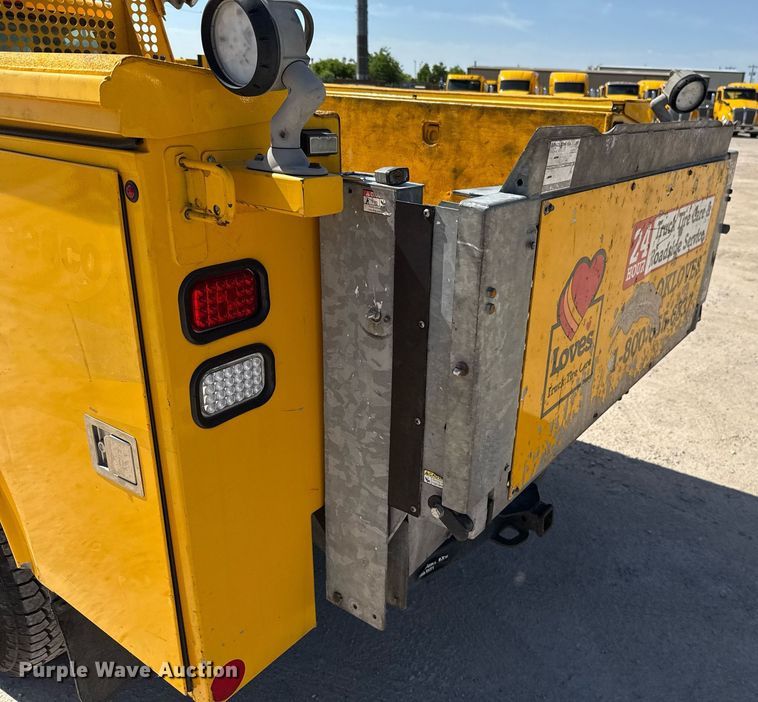 image for item EJ4512 2017 Chevrolet Silverado 3500HD utility bed pickup truck