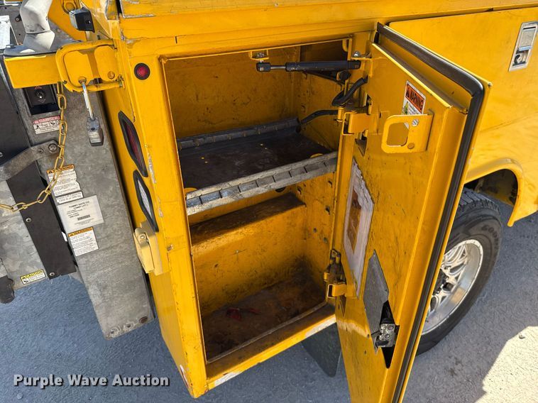 image for item EJ4512 2017 Chevrolet Silverado 3500HD utility bed pickup truck