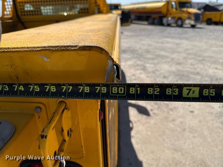 image for item EJ4512 2017 Chevrolet Silverado 3500HD utility bed pickup truck