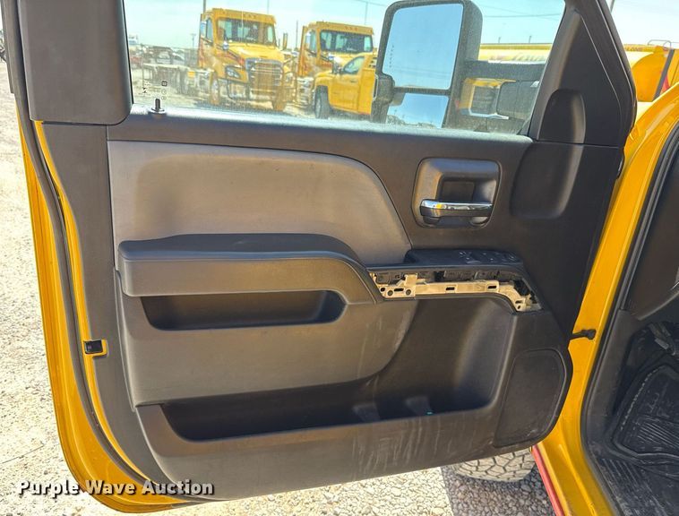 image for item EJ4512 2017 Chevrolet Silverado 3500HD utility bed pickup truck