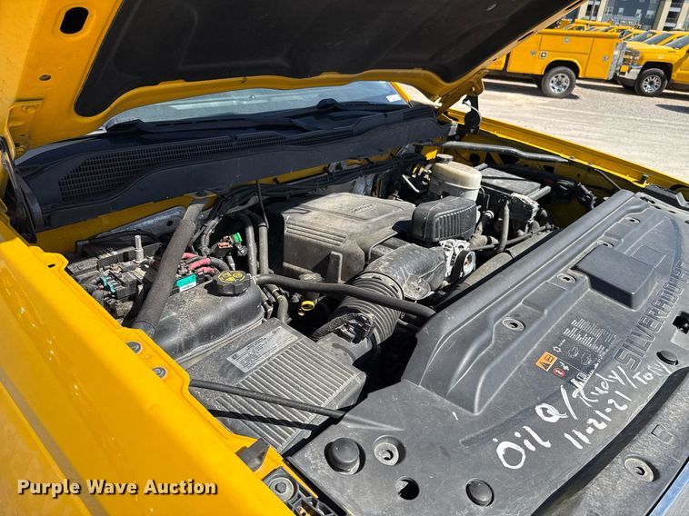 image for item EJ4512 2017 Chevrolet Silverado 3500HD utility bed pickup truck