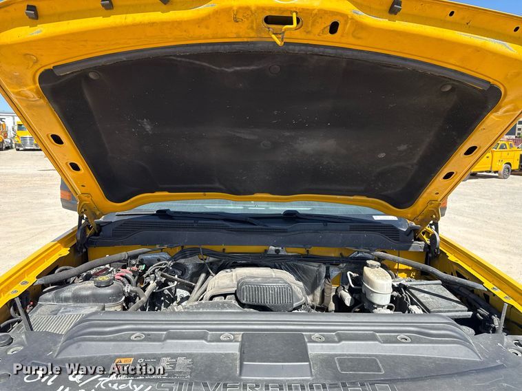 image for item EJ4512 2017 Chevrolet Silverado 3500HD utility bed pickup truck