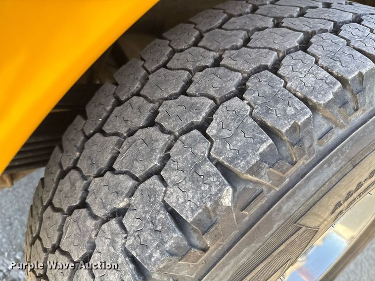 image for item EJ4512 2017 Chevrolet Silverado 3500HD utility bed pickup truck