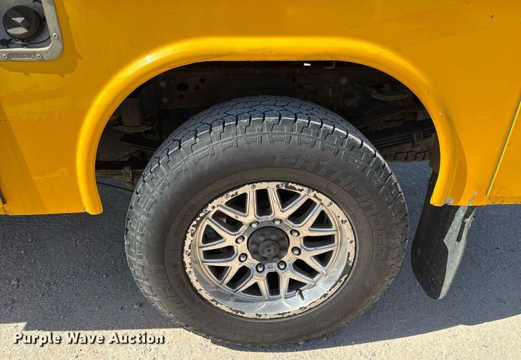 image for item EJ4512 2017 Chevrolet Silverado 3500HD utility bed pickup truck