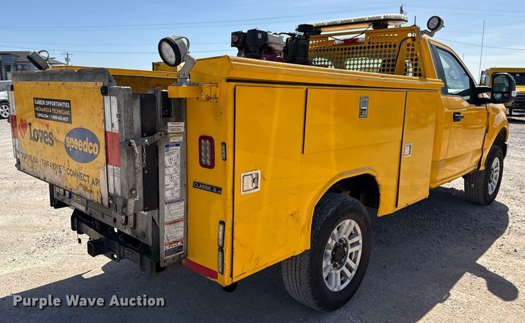 image for item EJ4514 2019 Ford F350 Super Duty utility bed pickup truck