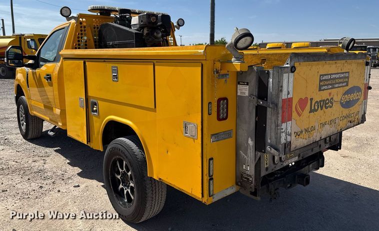 image for item EJ4514 2019 Ford F350 Super Duty utility bed pickup truck