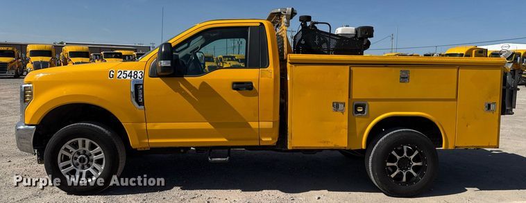 image for item EJ4514 2019 Ford F350 Super Duty utility bed pickup truck