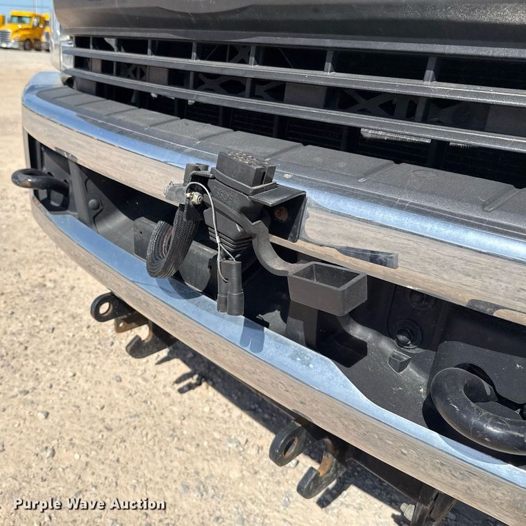 image for item EJ4514 2019 Ford F350 Super Duty utility bed pickup truck