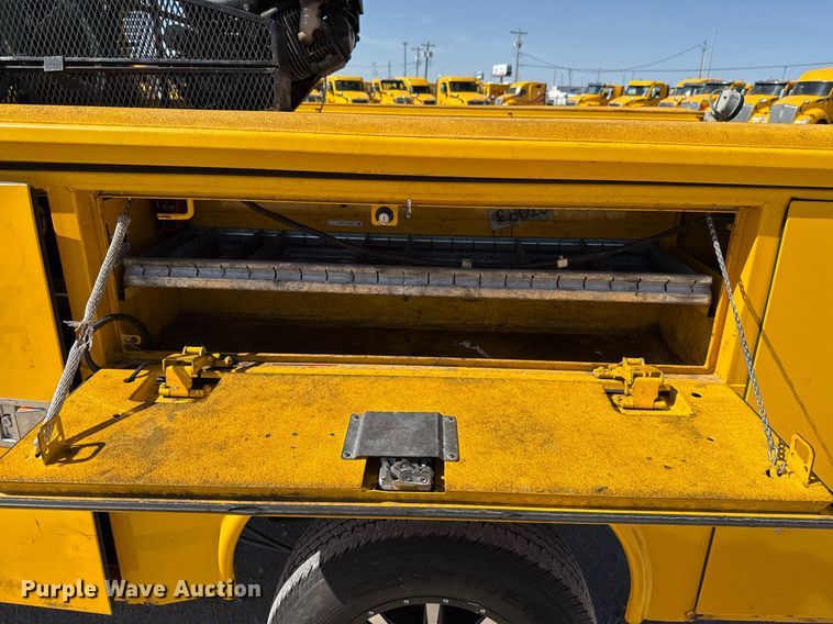 image for item EJ4514 2019 Ford F350 Super Duty utility bed pickup truck