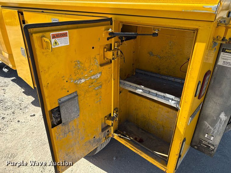 image for item EJ4514 2019 Ford F350 Super Duty utility bed pickup truck