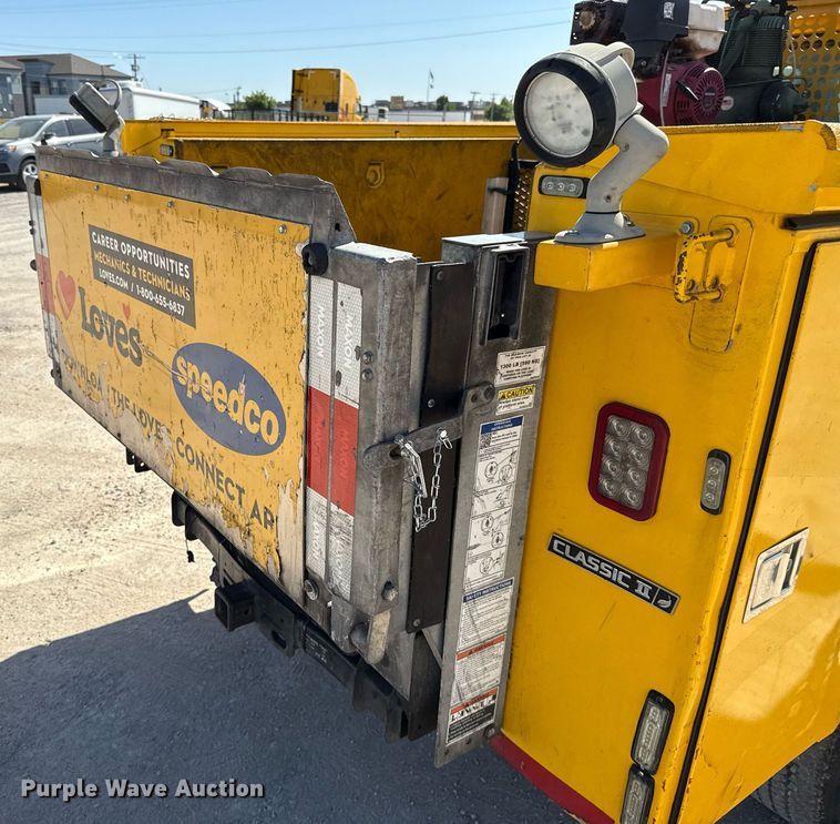 image for item EJ4514 2019 Ford F350 Super Duty utility bed pickup truck