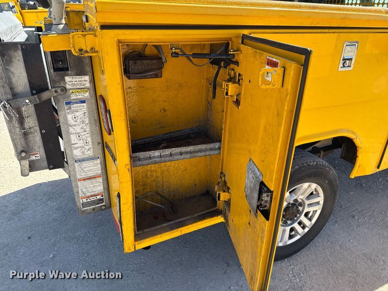 image for item EJ4514 2019 Ford F350 Super Duty utility bed pickup truck