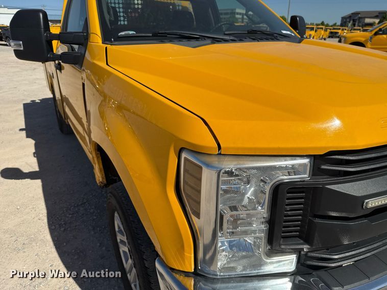 image for item EJ4514 2019 Ford F350 Super Duty utility bed pickup truck