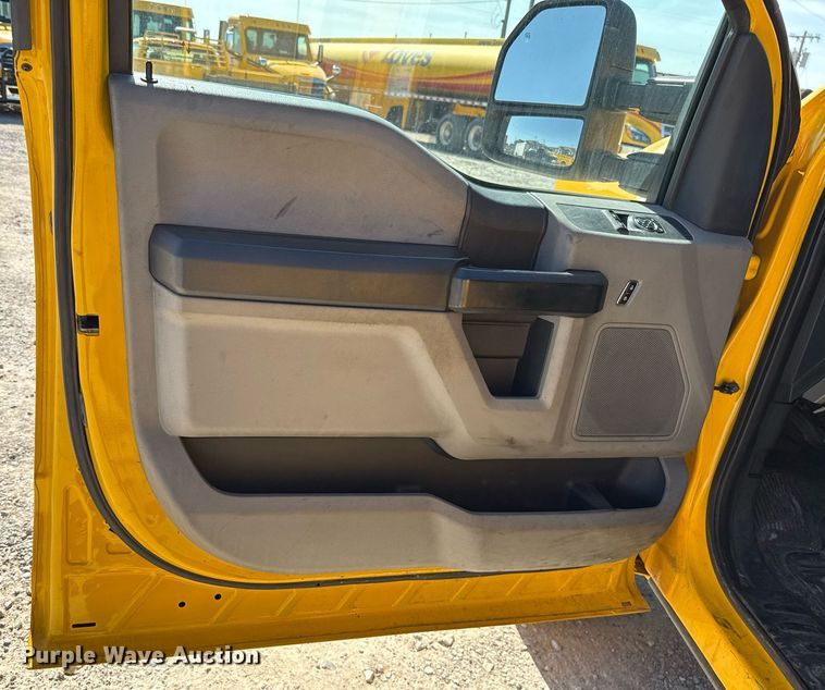 image for item EJ4514 2019 Ford F350 Super Duty utility bed pickup truck