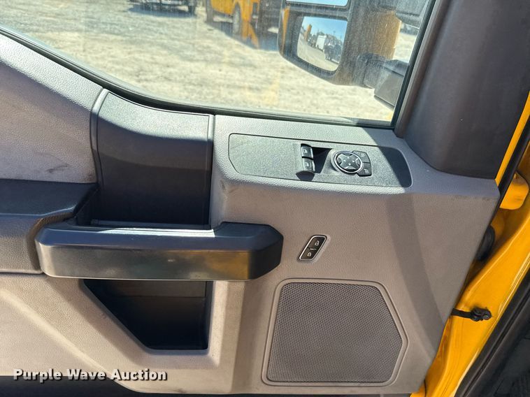 image for item EJ4514 2019 Ford F350 Super Duty utility bed pickup truck