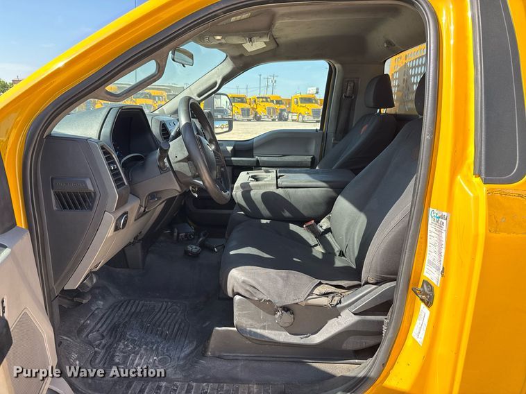 image for item EJ4514 2019 Ford F350 Super Duty utility bed pickup truck