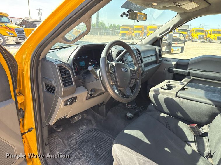 image for item EJ4514 2019 Ford F350 Super Duty utility bed pickup truck