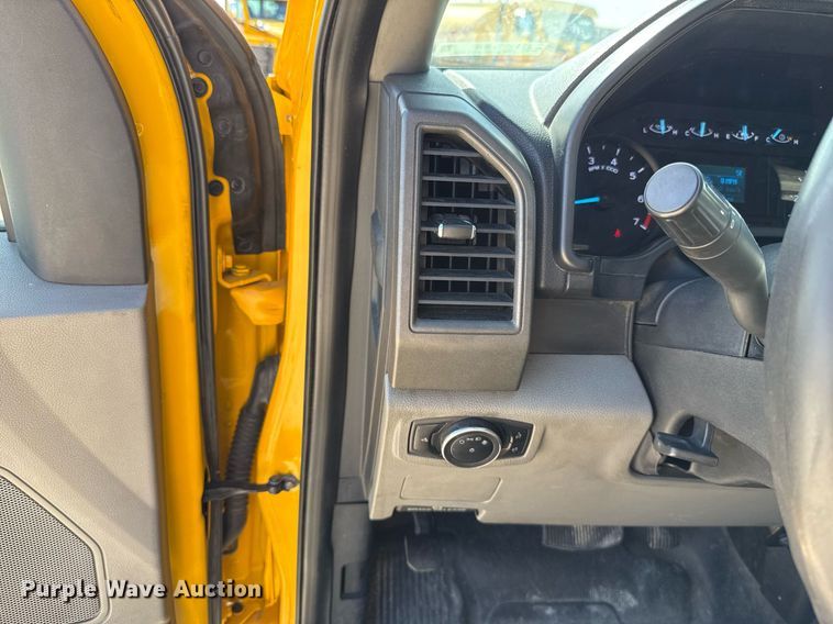 image for item EJ4514 2019 Ford F350 Super Duty utility bed pickup truck