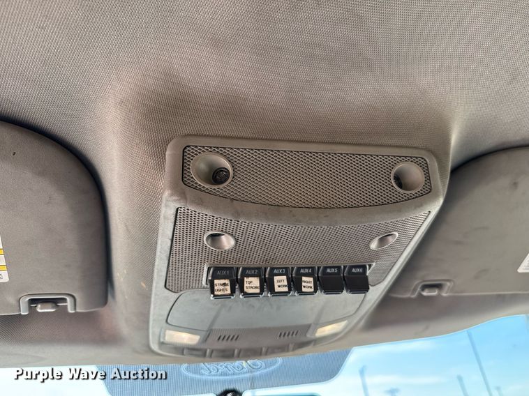 image for item EJ4514 2019 Ford F350 Super Duty utility bed pickup truck