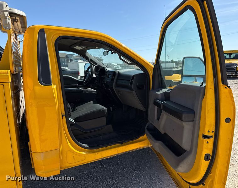 image for item EJ4514 2019 Ford F350 Super Duty utility bed pickup truck