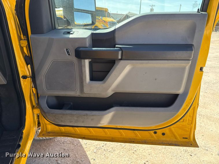 image for item EJ4514 2019 Ford F350 Super Duty utility bed pickup truck