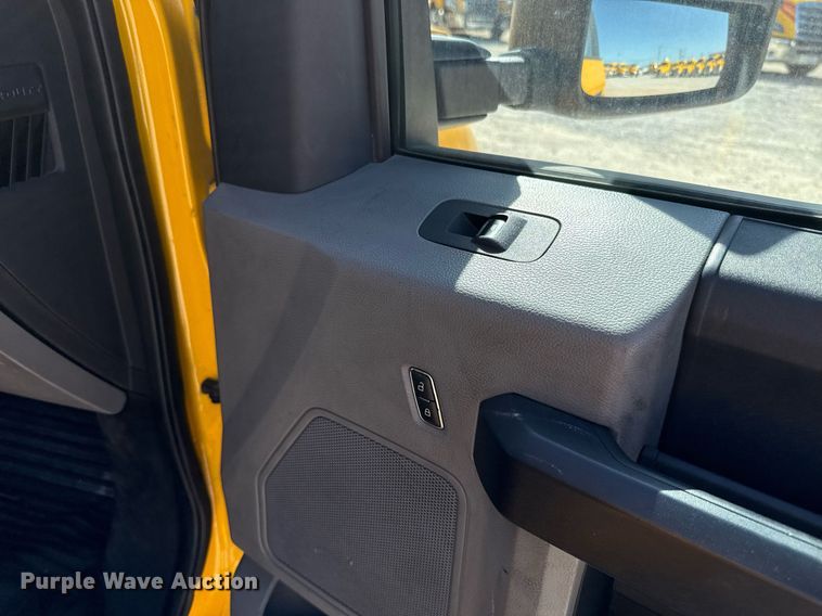 image for item EJ4514 2019 Ford F350 Super Duty utility bed pickup truck