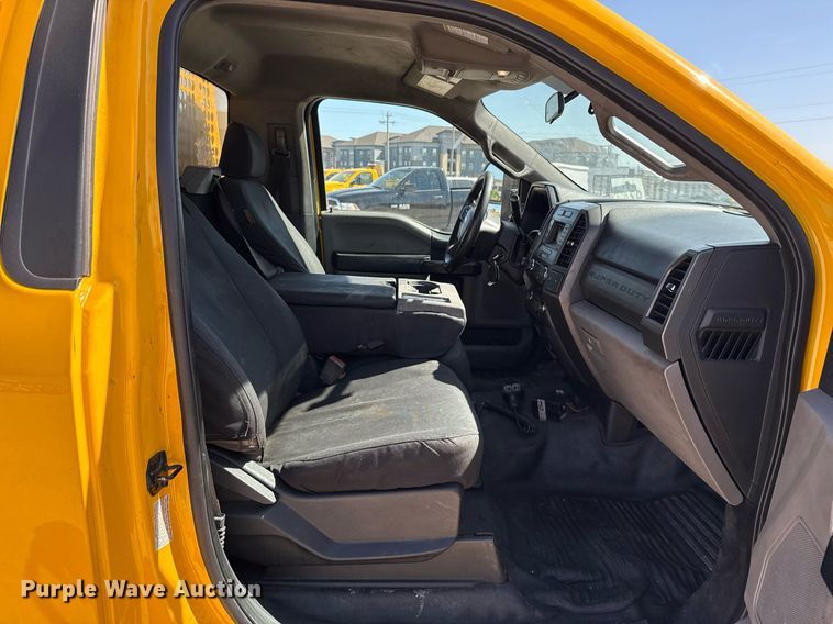 image for item EJ4514 2019 Ford F350 Super Duty utility bed pickup truck