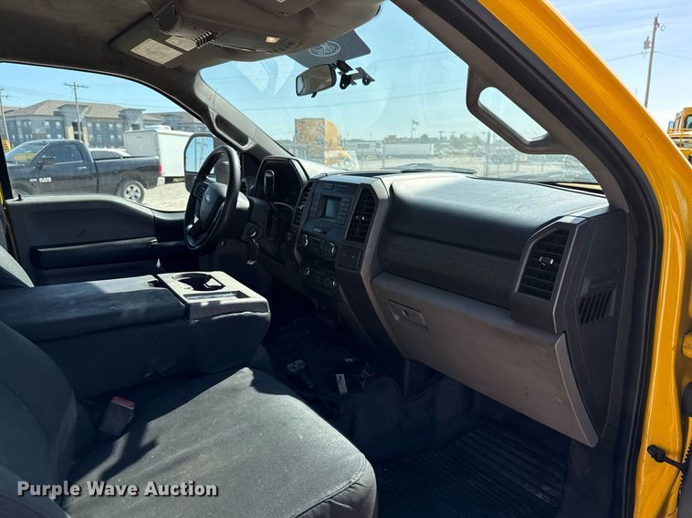 image for item EJ4514 2019 Ford F350 Super Duty utility bed pickup truck