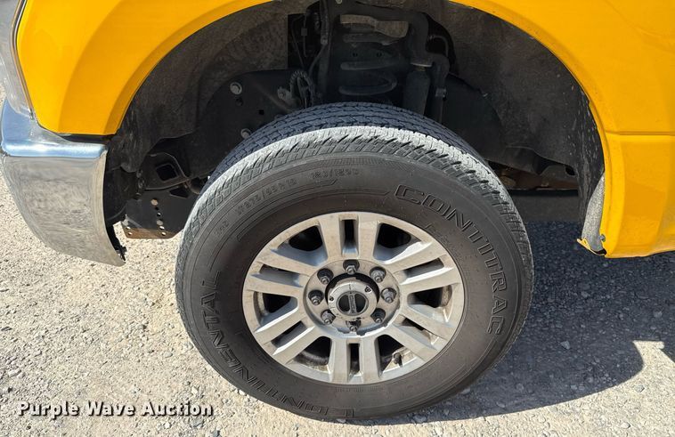 image for item EJ4514 2019 Ford F350 Super Duty utility bed pickup truck