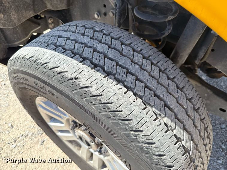 image for item EJ4514 2019 Ford F350 Super Duty utility bed pickup truck