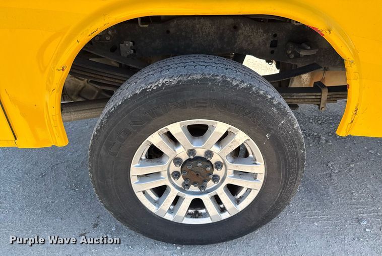 image for item EJ4514 2019 Ford F350 Super Duty utility bed pickup truck